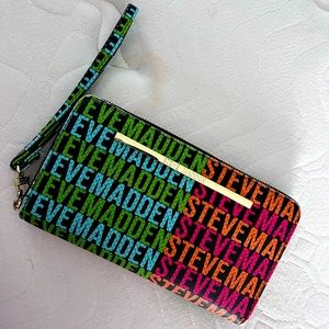 Steve Madden women’s wallet with wristlet holder